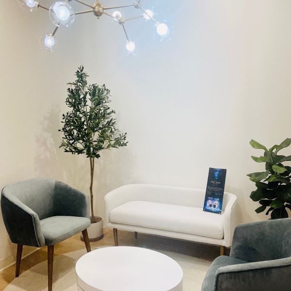 dr addison aesthetics waiting area