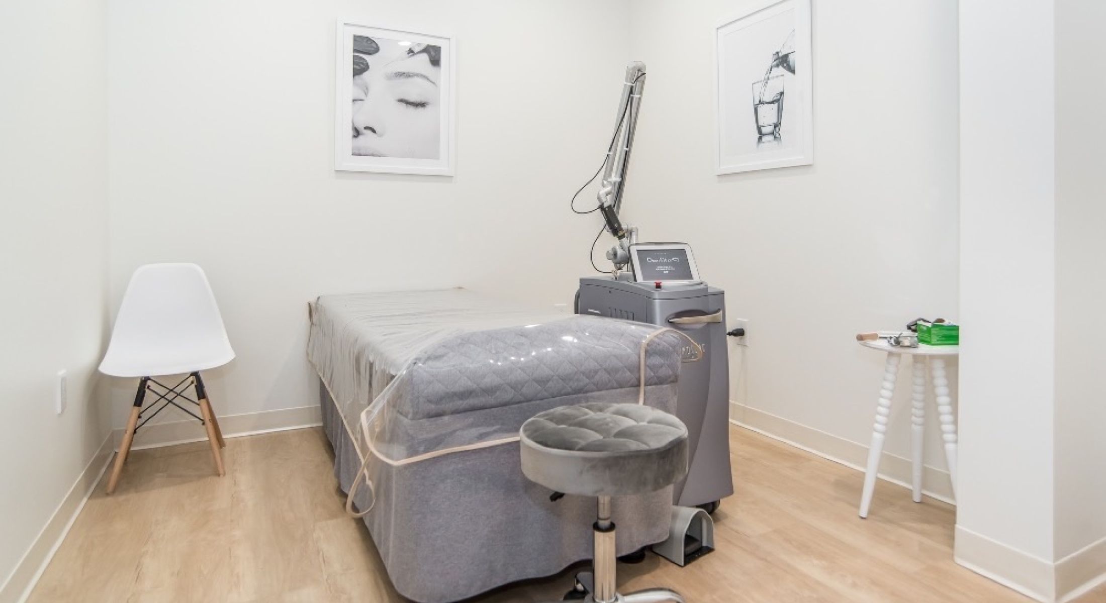 dr addison aesthetics treatment room